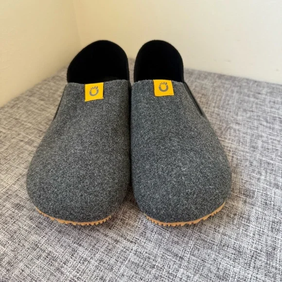 Xero Pagosa Cozy Cold Weather Slip-On Shoes - Picture 3 of 10
